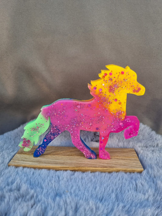 Pony auf Holzfuß  PYH-1