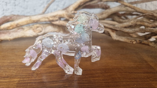 Pony stehend mittel