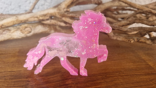 Pony stehend mittel